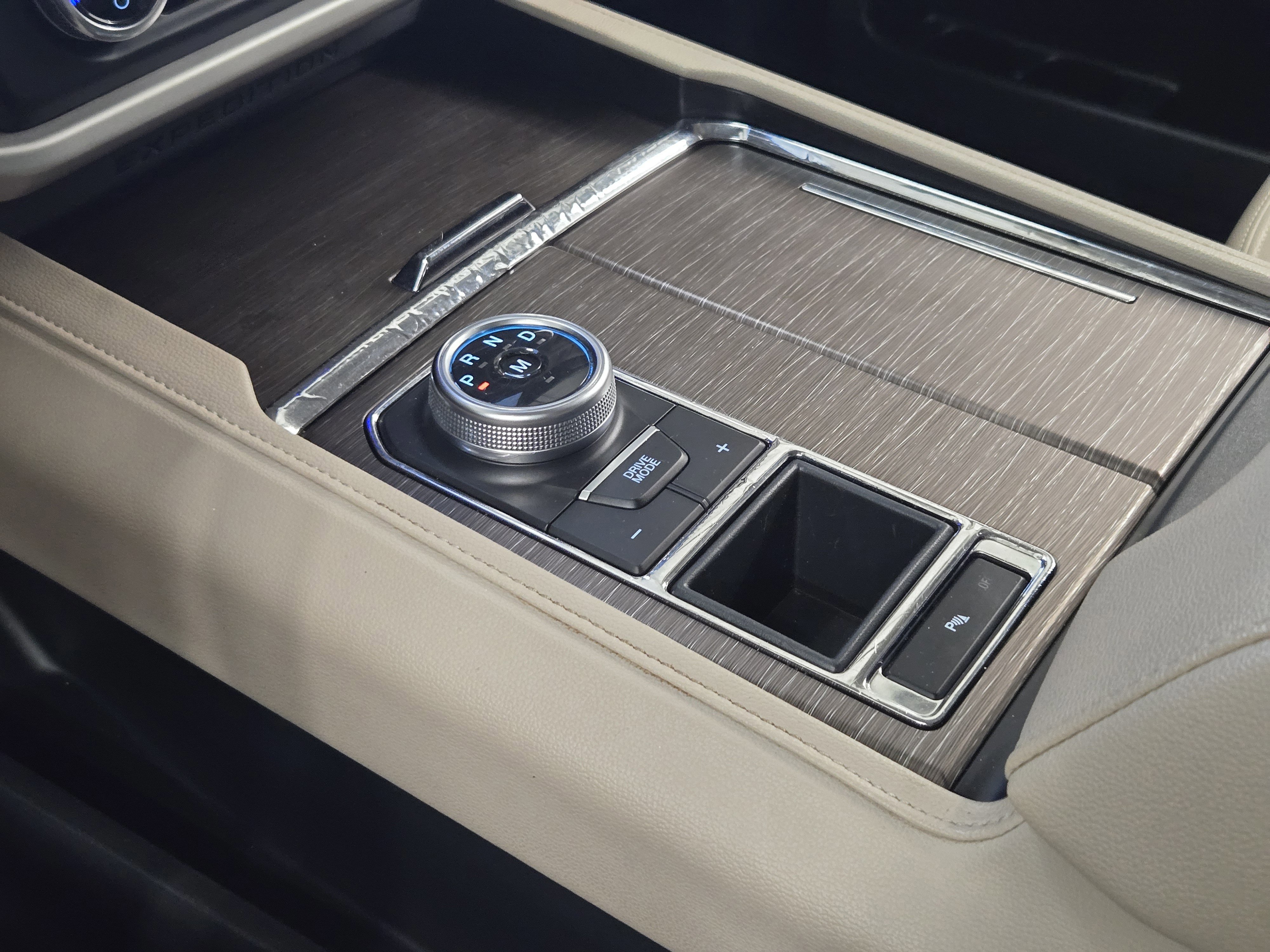 Certified 2024 Ford Expedition Limited RWD image 20