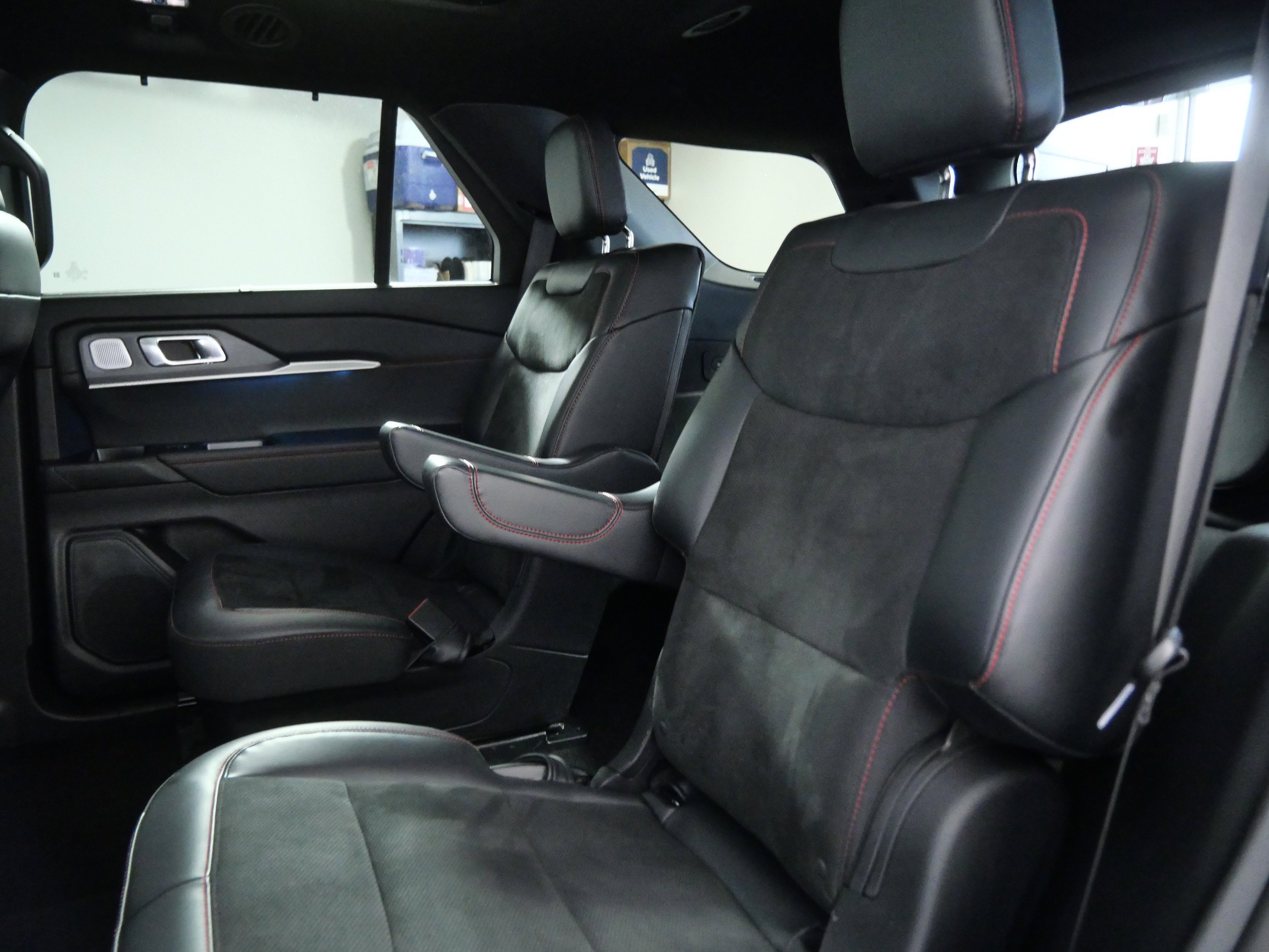 Certified 2025 Ford Explorer ST AWD/4WD image 15