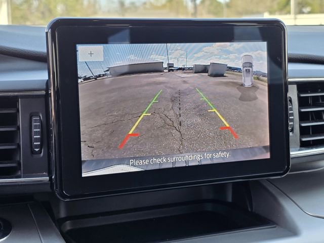 Certified 2022 Ford Explorer XLT w/ Equipment Group 202A image 10