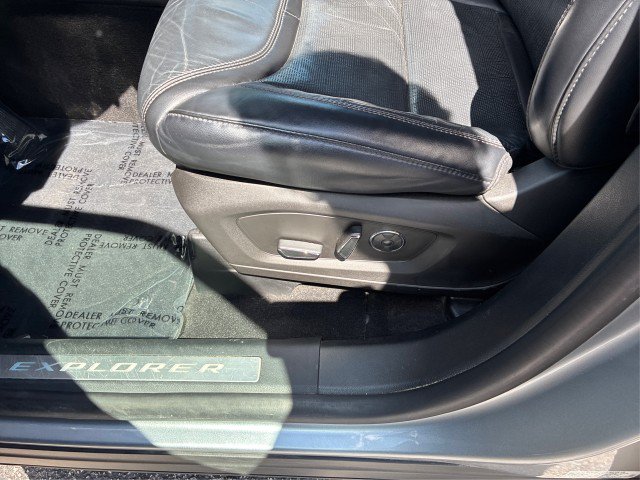 Certified 2020 Ford Explorer Platinum w/ Premium Technology Package AWD/4WD image 18