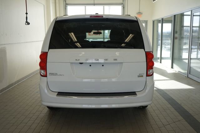 Used 2018 Dodge Grand Caravan SXT image 3