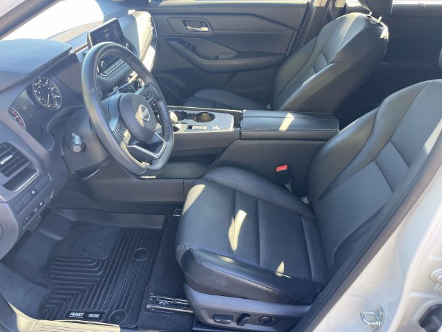 Used 2024 Nissan Rogue SV w/ SV Premium Package FWD image 15