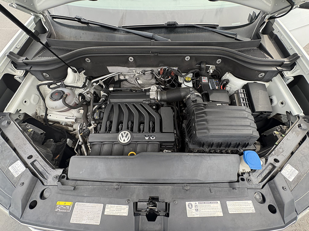 Used 2018 Volkswagen Atlas SEL w/ R-Line Package AWD/4WD image 40