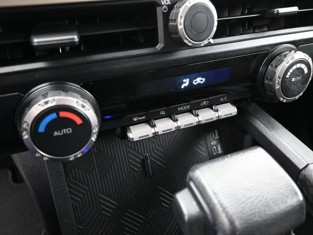 Used 2024 Toyota Tacoma TRD Off-Road image 16