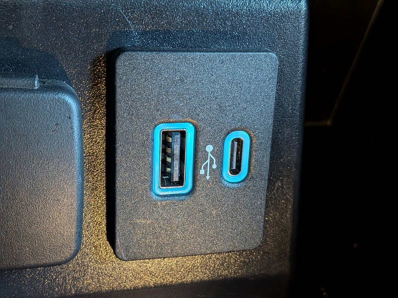 Certified 2023 Ford Explorer XLT w/ Equipment Group 202A image 25