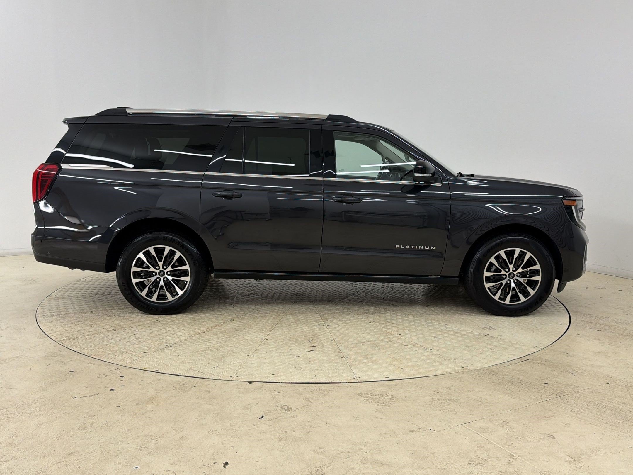 Certified 2025 Ford Expedition Max Platinum AWD/4WD image 8
