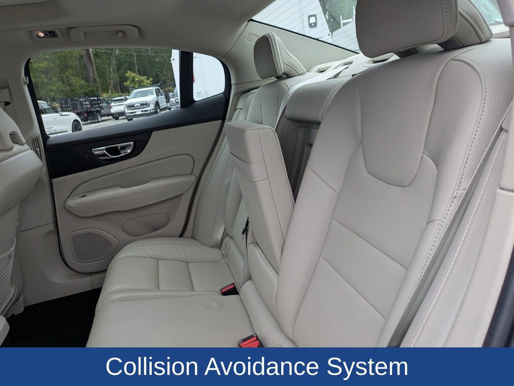 Used 2021 Volvo S60 T5 Momentum FWD image 14