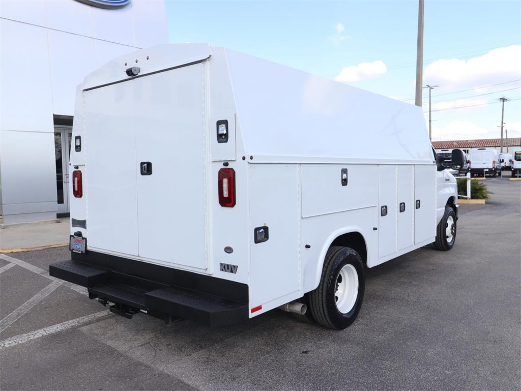 Certified 2022 Ford E-450 and Econoline 450 Super Duty w/ Power Windows & Locks Group image 6