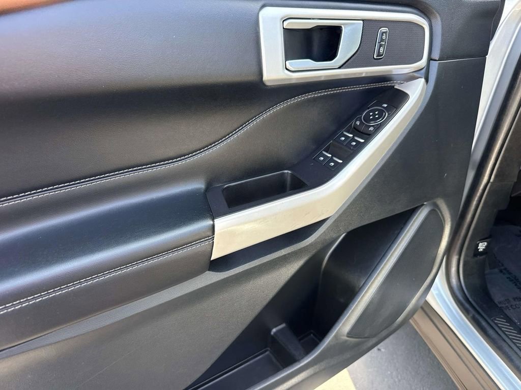 Certified 2022 Ford Explorer XLT w/ Equipment Group 202A image 24