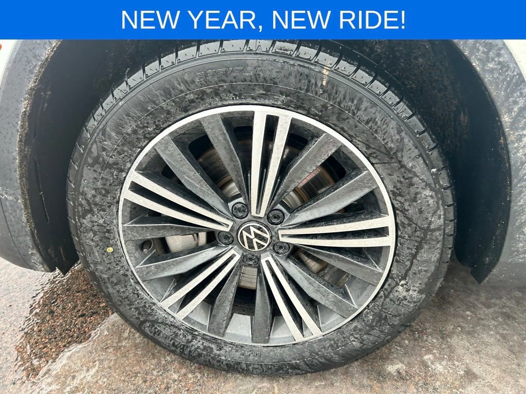Used 2024 Volkswagen Tiguan Wolfsburg Edition image 42