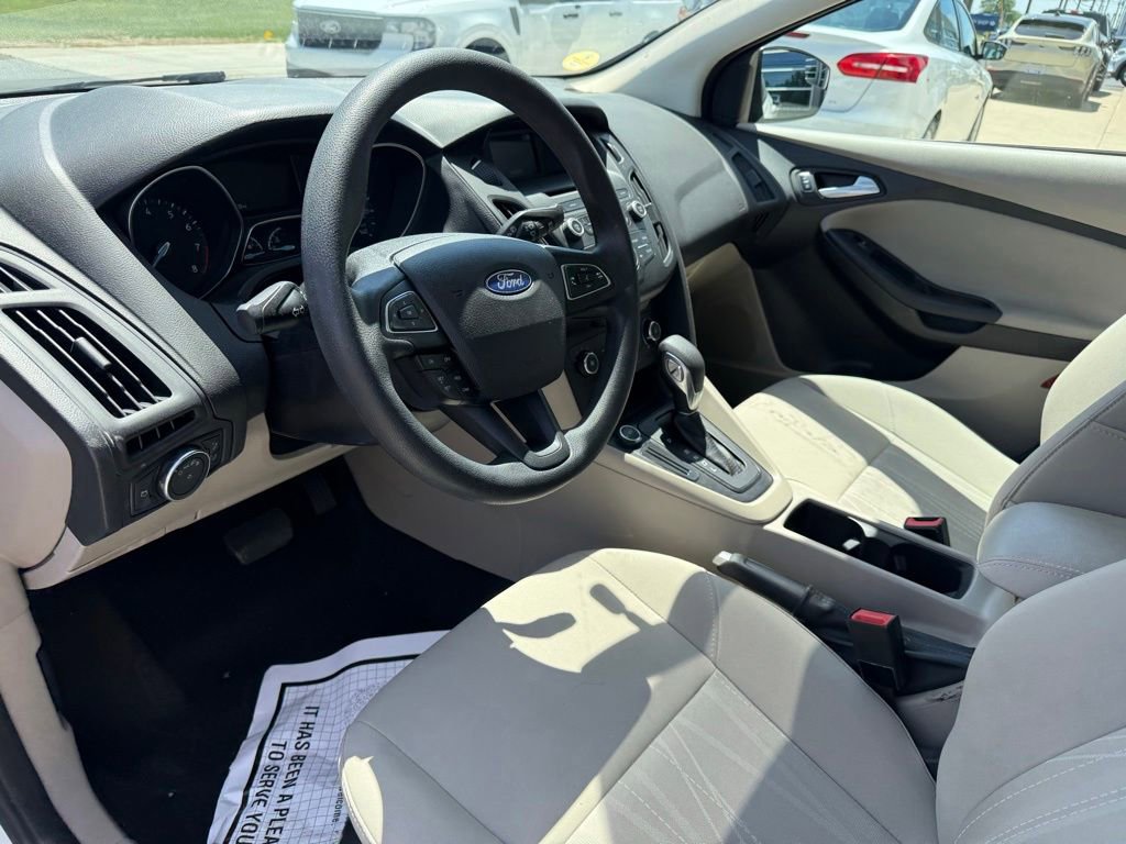 Certified 2017 Ford Focus SE FWD image 20