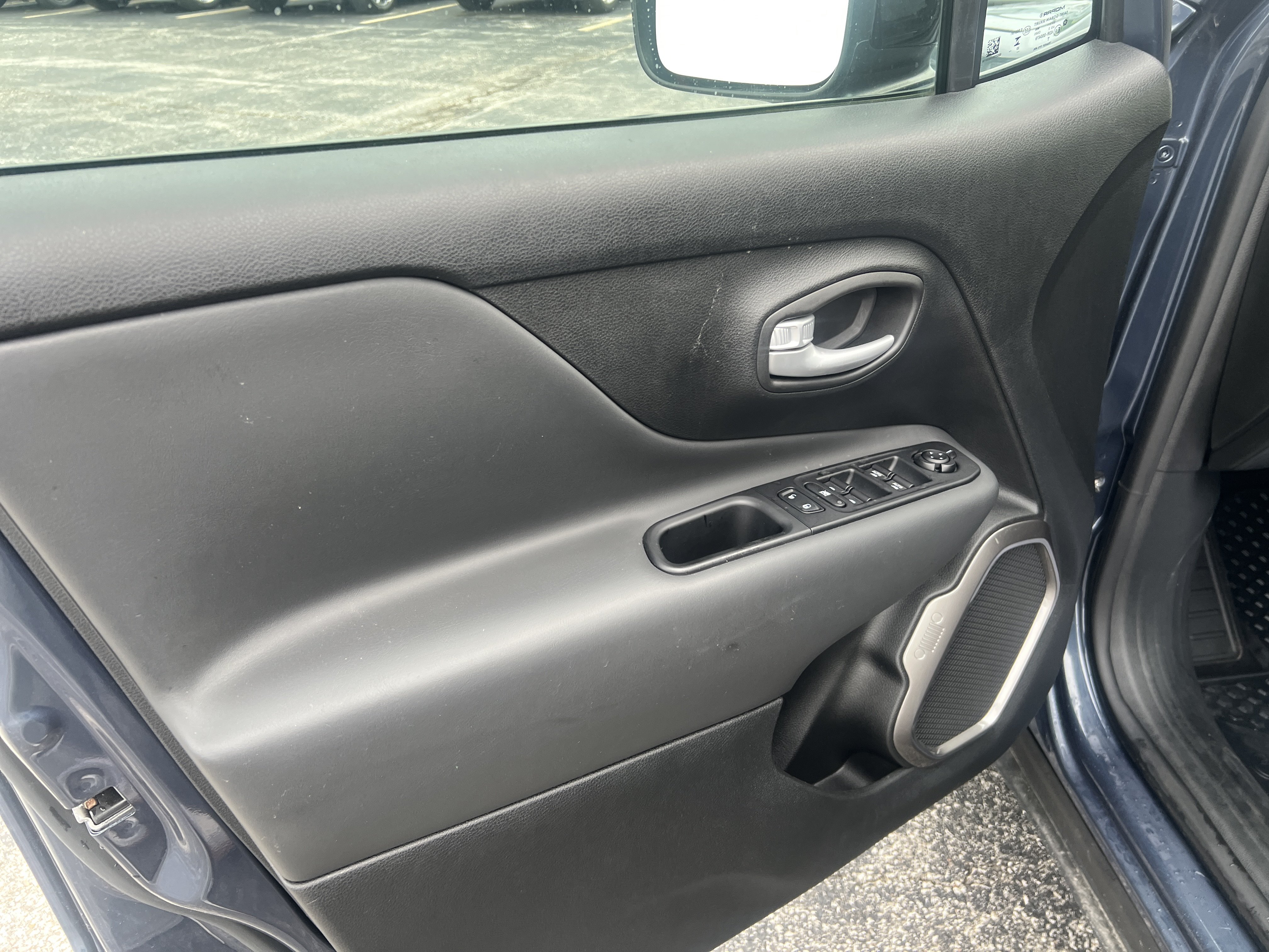 Used 2023 Jeep Renegade Limited AWD/4WD image 8