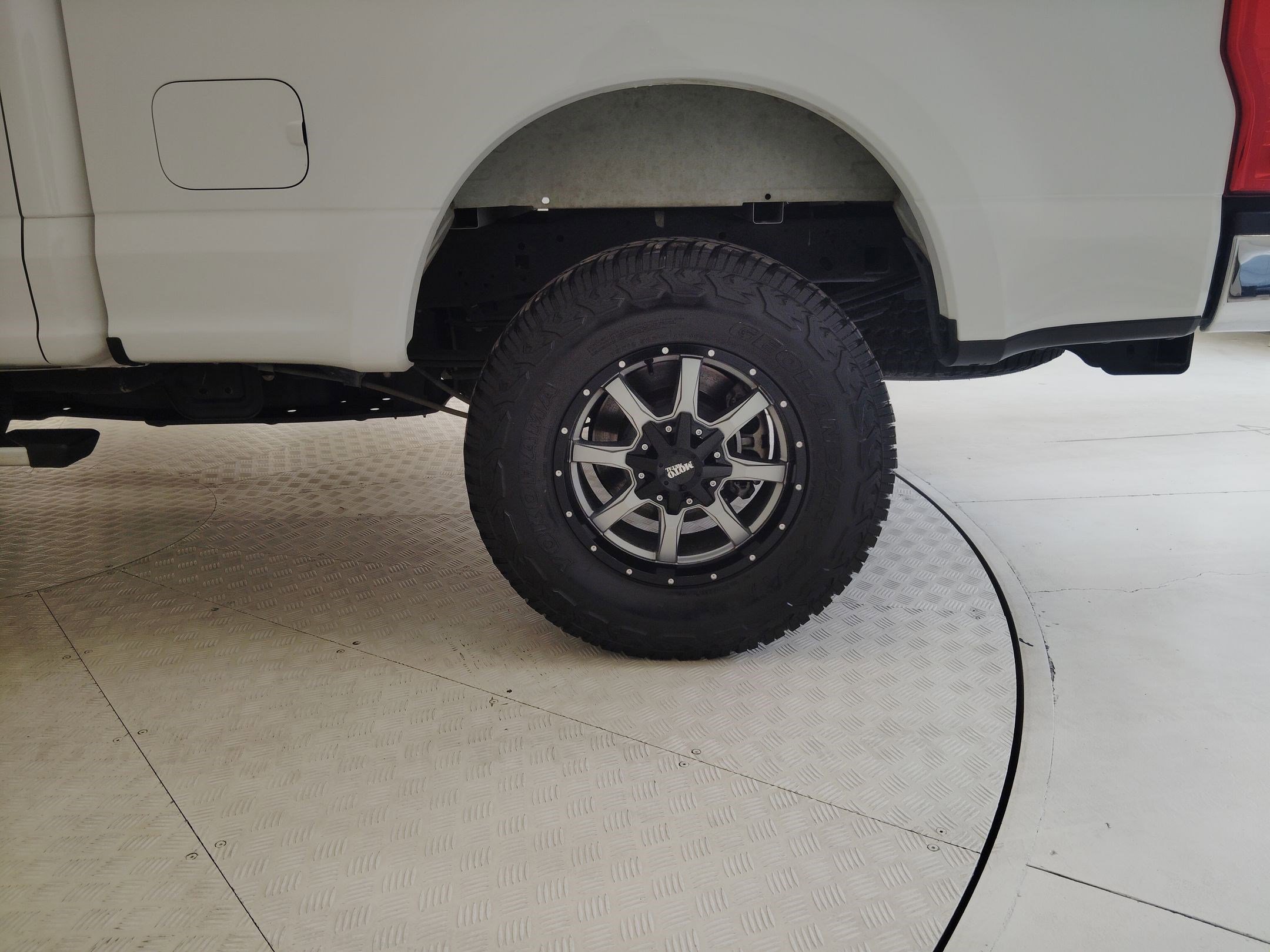 Certified 2017 Ford F250 Lariat w/ Lariat Value Package image 12