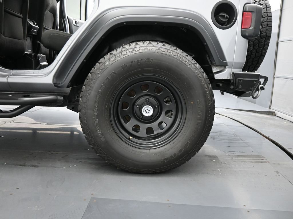 Used 2018 Jeep Wrangler Unlimited Sport image 49