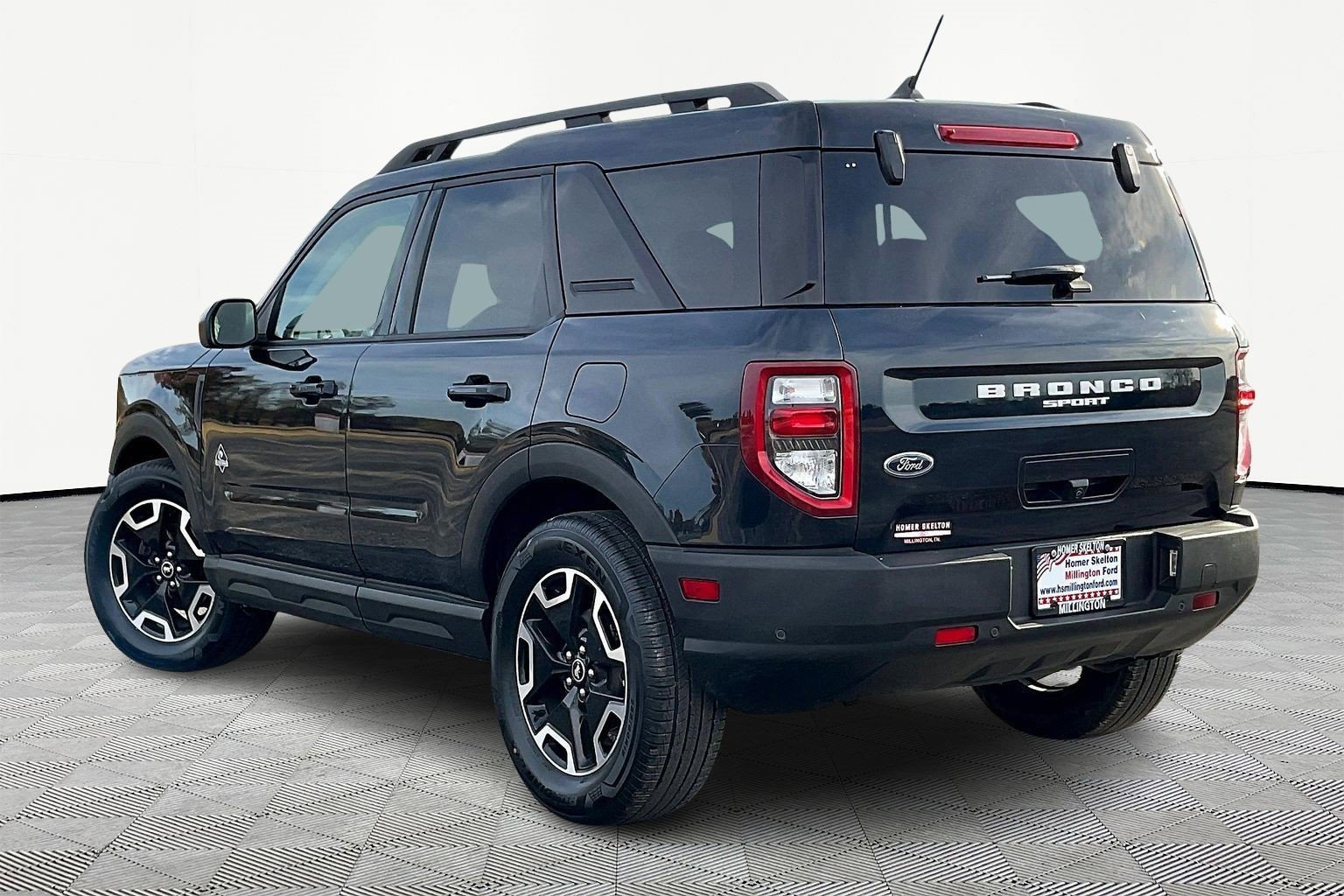 Certified 2022 Ford Bronco Sport Outer Banks image 2