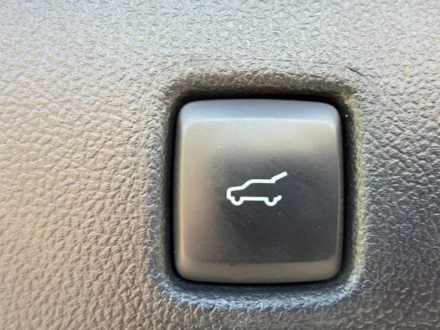 Certified 2022 Ford Escape SEL AWD/4WD image 12