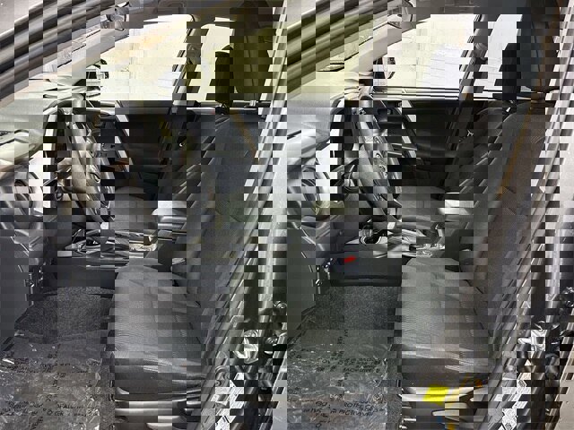 Used 2018 Toyota RAV4 LE image 3