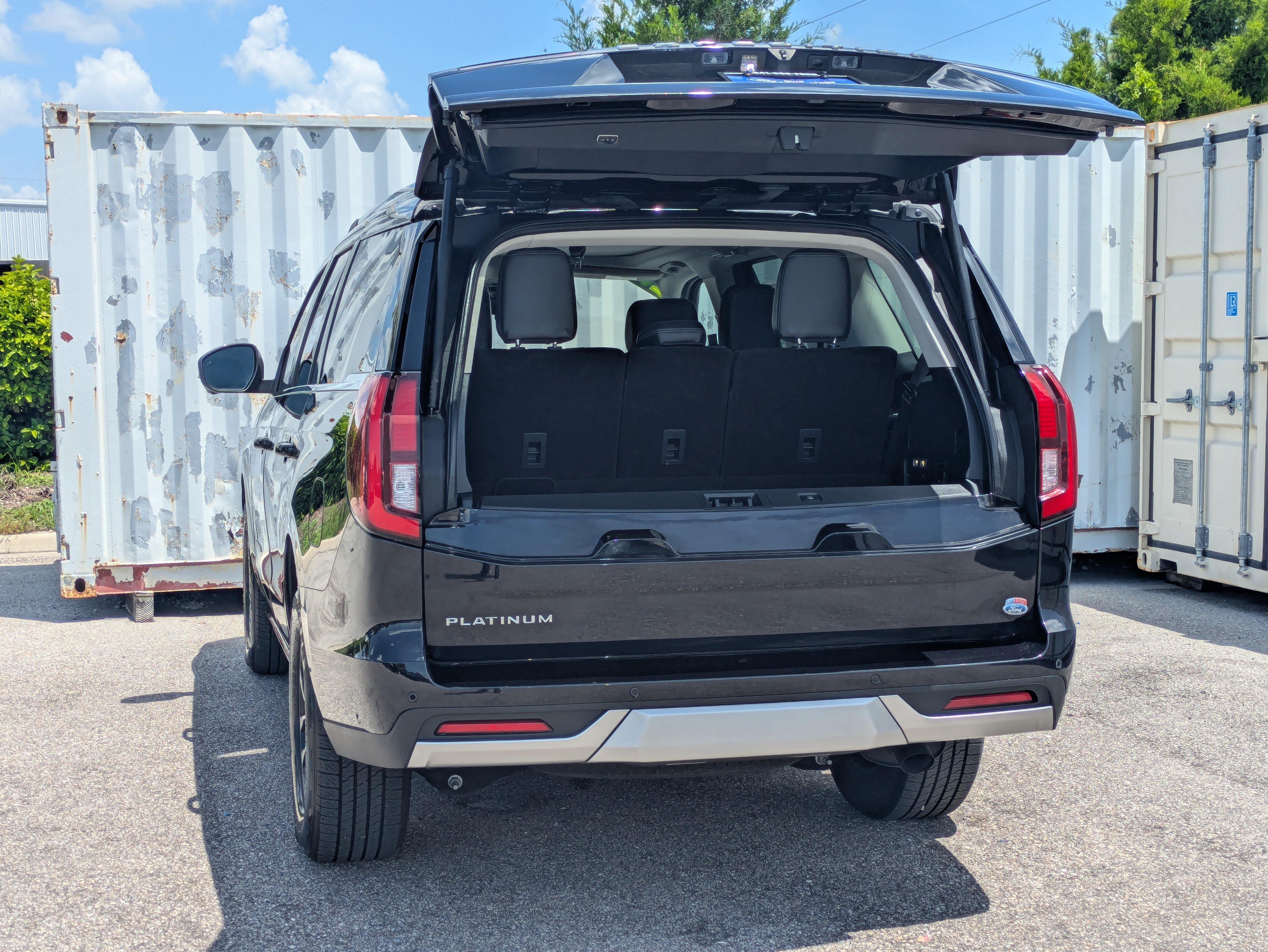 Certified 2025 Ford Expedition Platinum AWD/4WD image 14