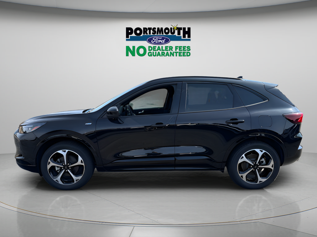 Certified 2025 Ford Escape ST-Line Elite w/ Class II Trailer Tow Package AWD/4WD image 2