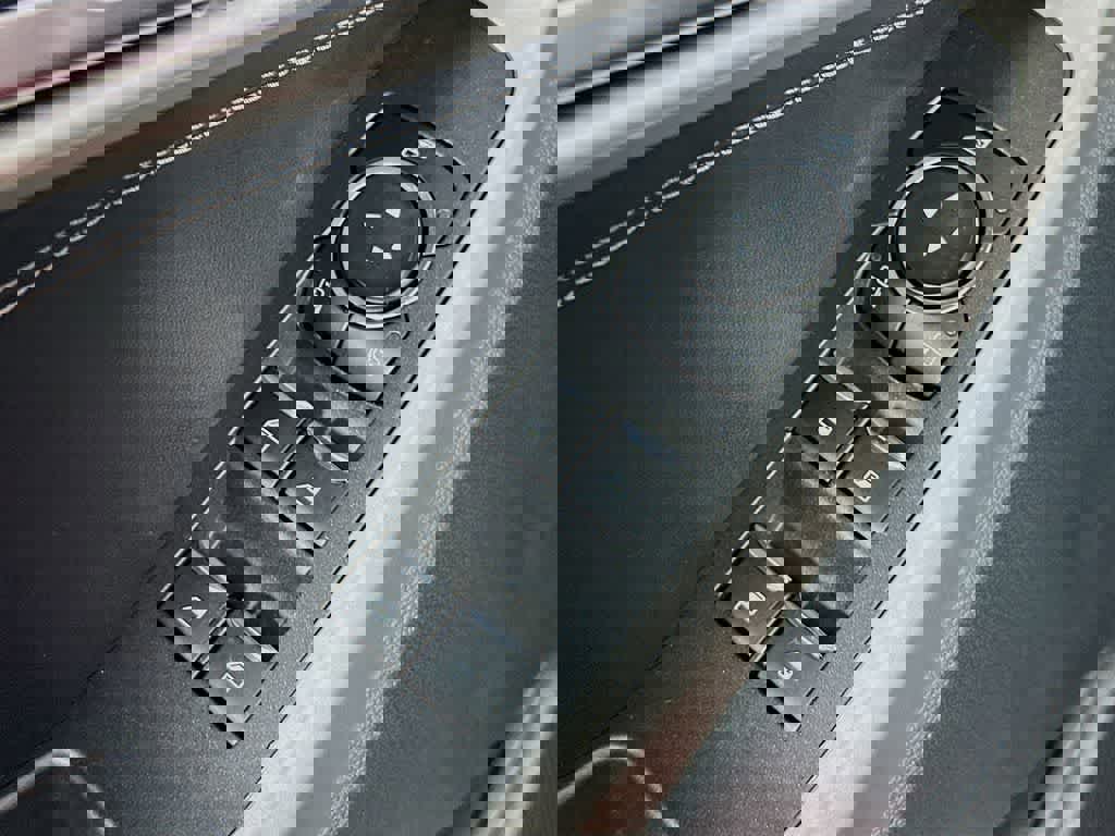 Certified 2022 Ford Explorer XLT w/ Equipment Group 202A image 29