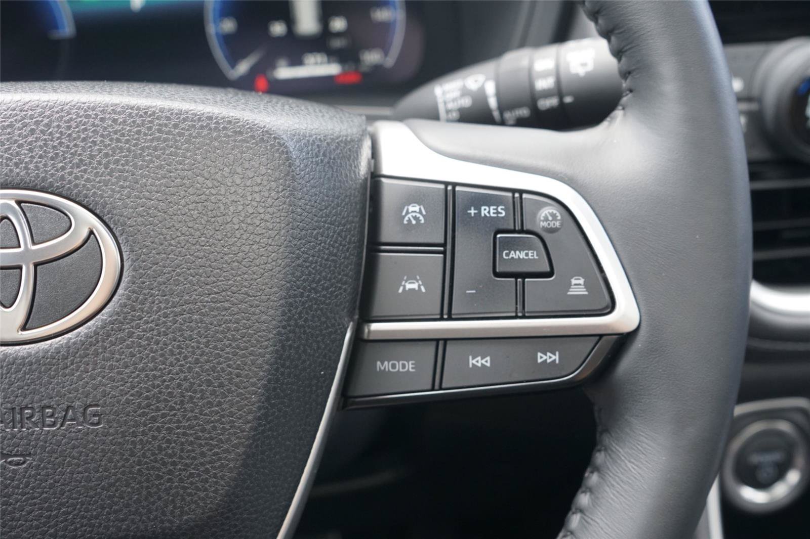 Used 2025 Toyota Grand Highlander AWD Hybrid image 16
