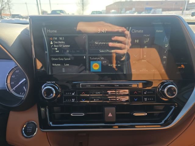 Used 2022 Toyota Highlander Platinum image 17