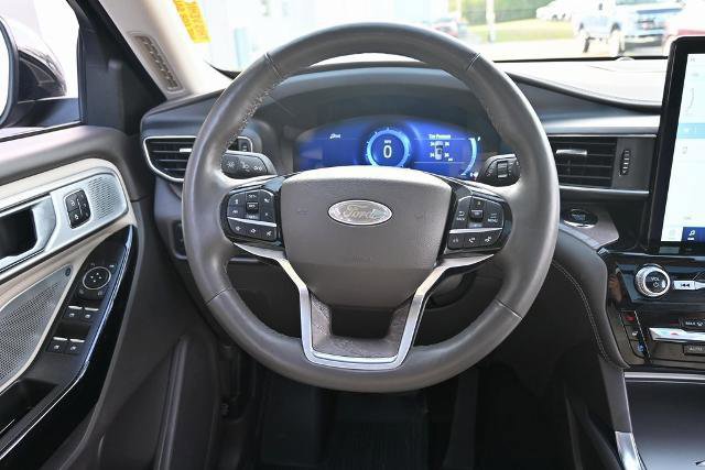 Certified 2022 Ford Explorer Platinum w/ Equipment Group 601A image 36