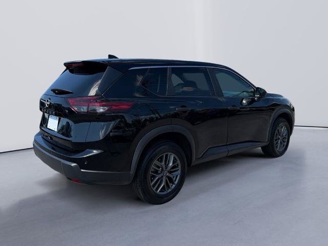 Used 2024 Nissan Rogue S FWD image 3