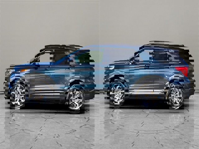 Certified 2022 Ford Explorer XLT w/ Equipment Group 202A image 9