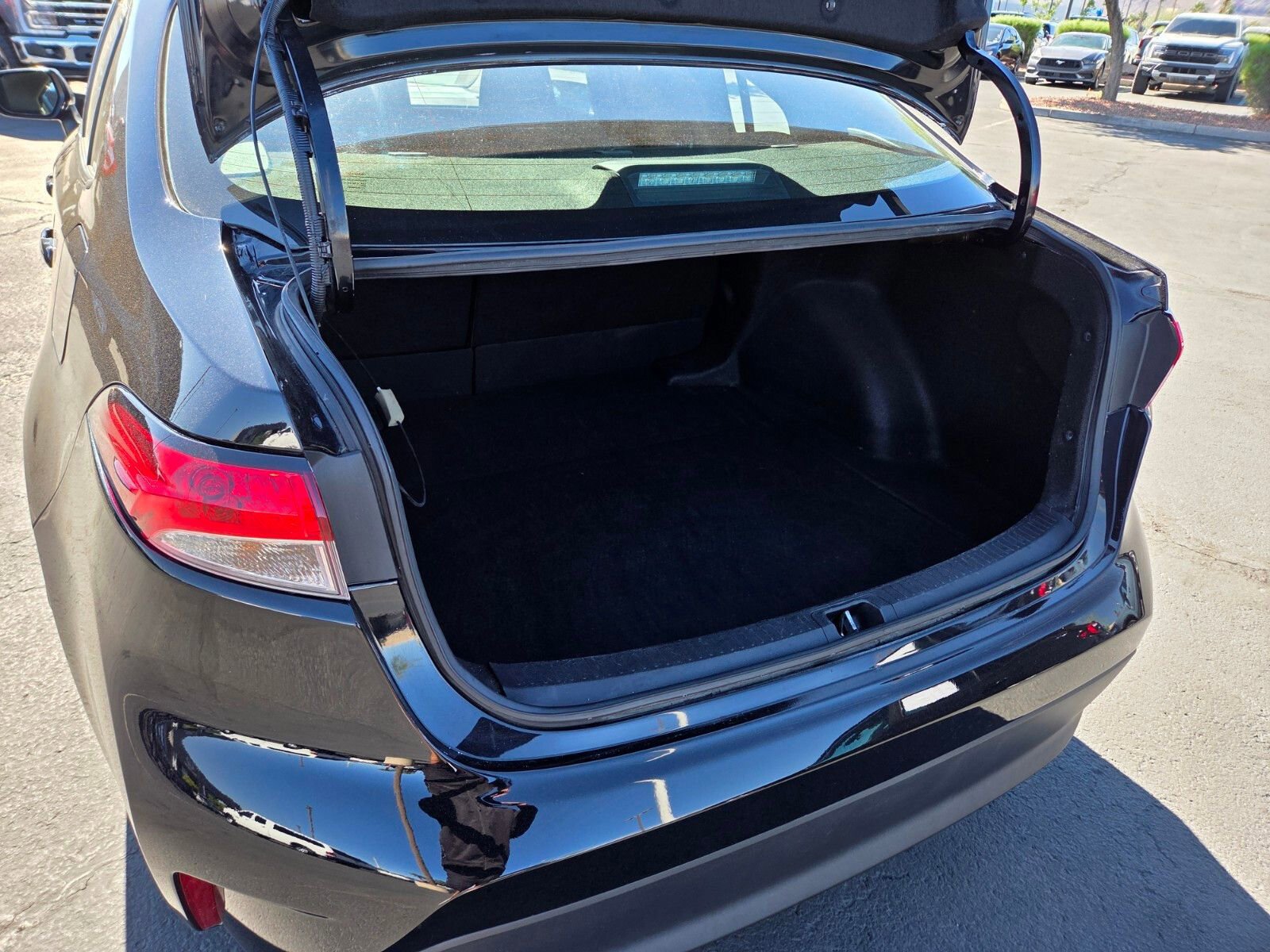 Used 2023 Toyota Corolla LE FWD image 13