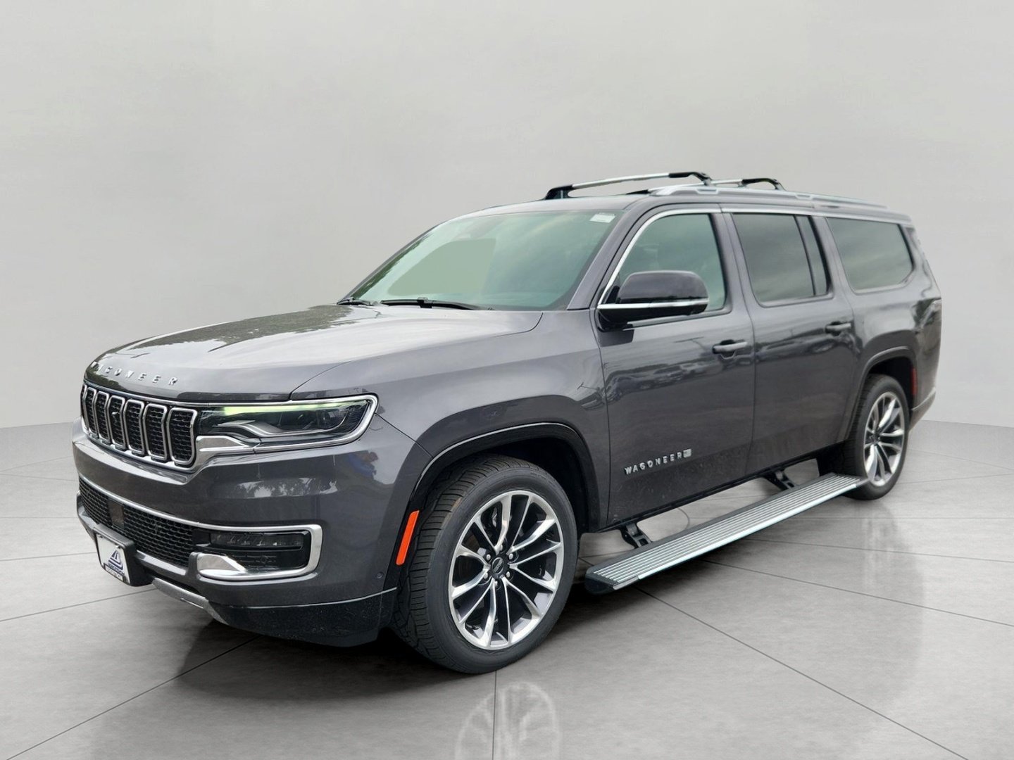Used 2023 Jeep Wagoneer L Series III w/ Premium Group I AWD/4WD image 3