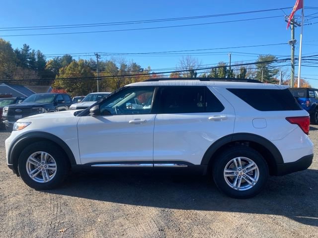 Certified 2022 Ford Explorer XLT w/ Equipment Group 202A image 2