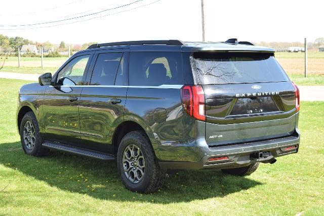Certified 2025 Ford Expedition Active AWD/4WD image 5