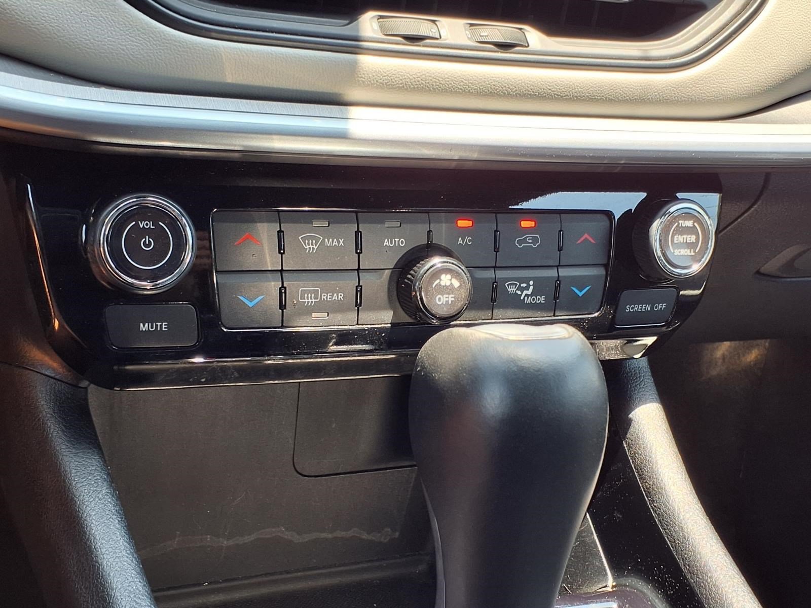 Used 2025 Jeep Compass Limited AWD/4WD image 18