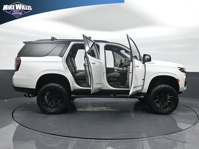 Used 2023 Chevrolet Tahoe Z71 w/ Luxury Package AWD/4WD image 27