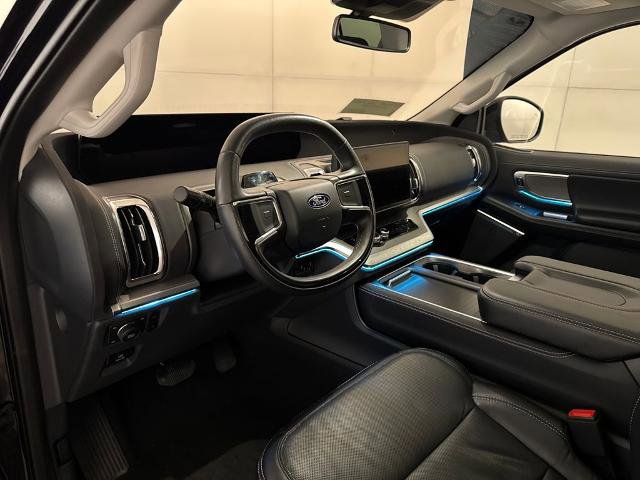 Certified 2025 Ford Expedition Max Platinum image 4