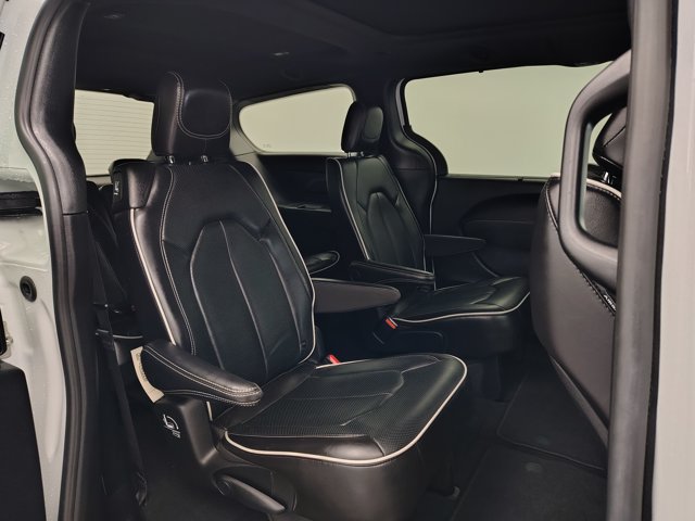 Used 2026 Chrysler Pacifica Limited w/ S Appearance Package FWD image 29