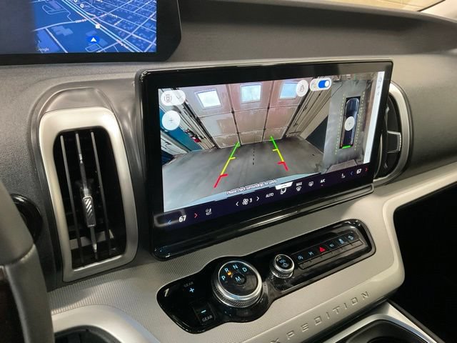 Certified 2025 Ford Expedition Active AWD/4WD image 9