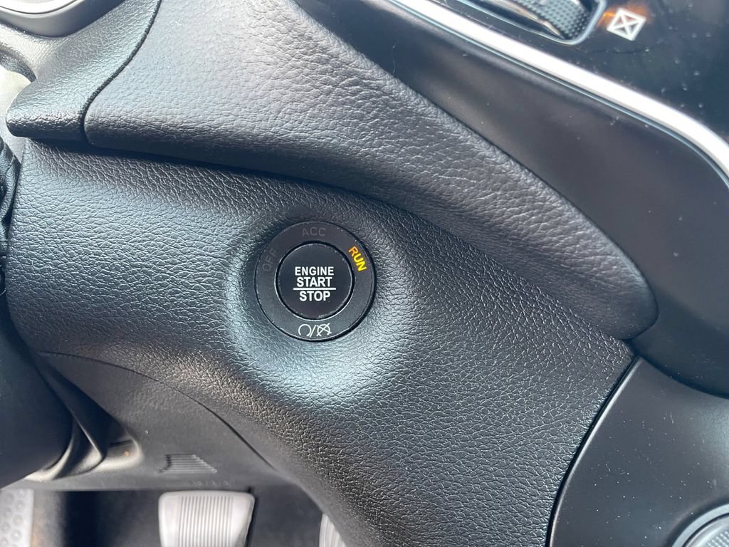 Used 2020 Jeep Cherokee Limited AWD/4WD image 18