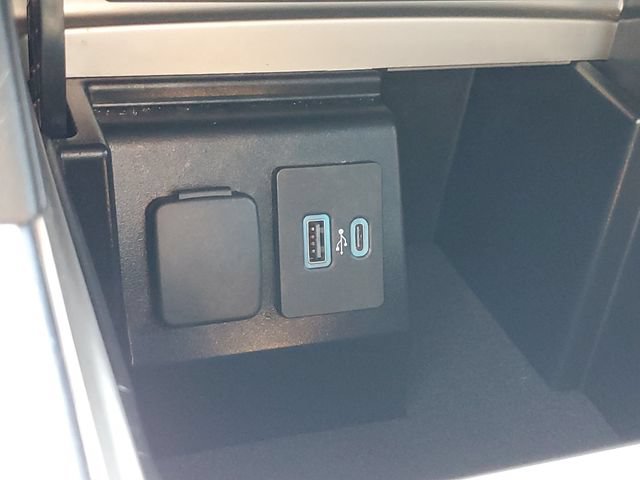 Certified 2023 Ford Explorer XLT w/ Equipment Group 202A AWD/4WD image 27