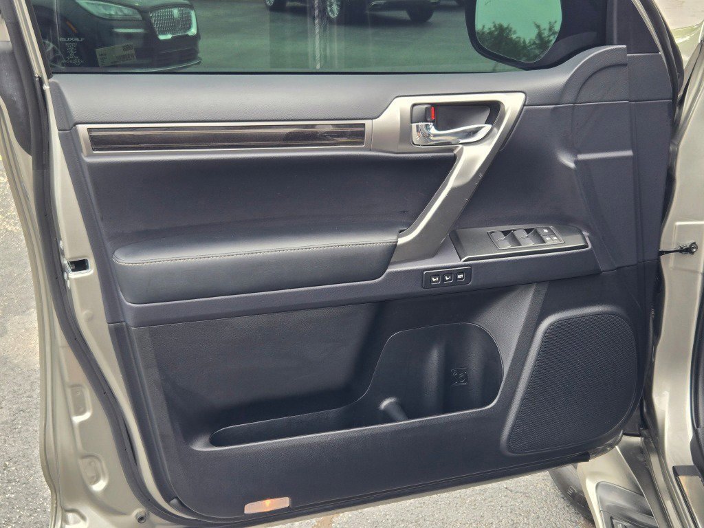 Used 2023 Lexus GX 460 Premium image 23