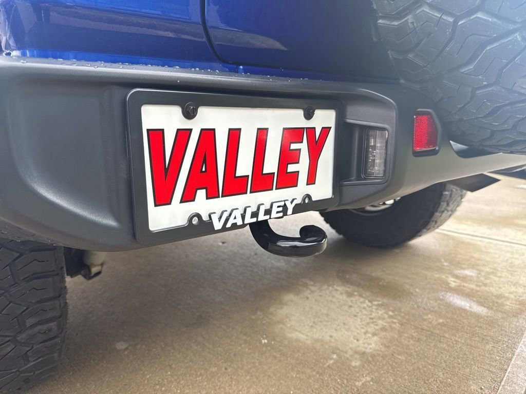 Used 2019 Jeep Wrangler Unlimited Sahara w/ Uconnect 4C Nav & Sound Group image 17