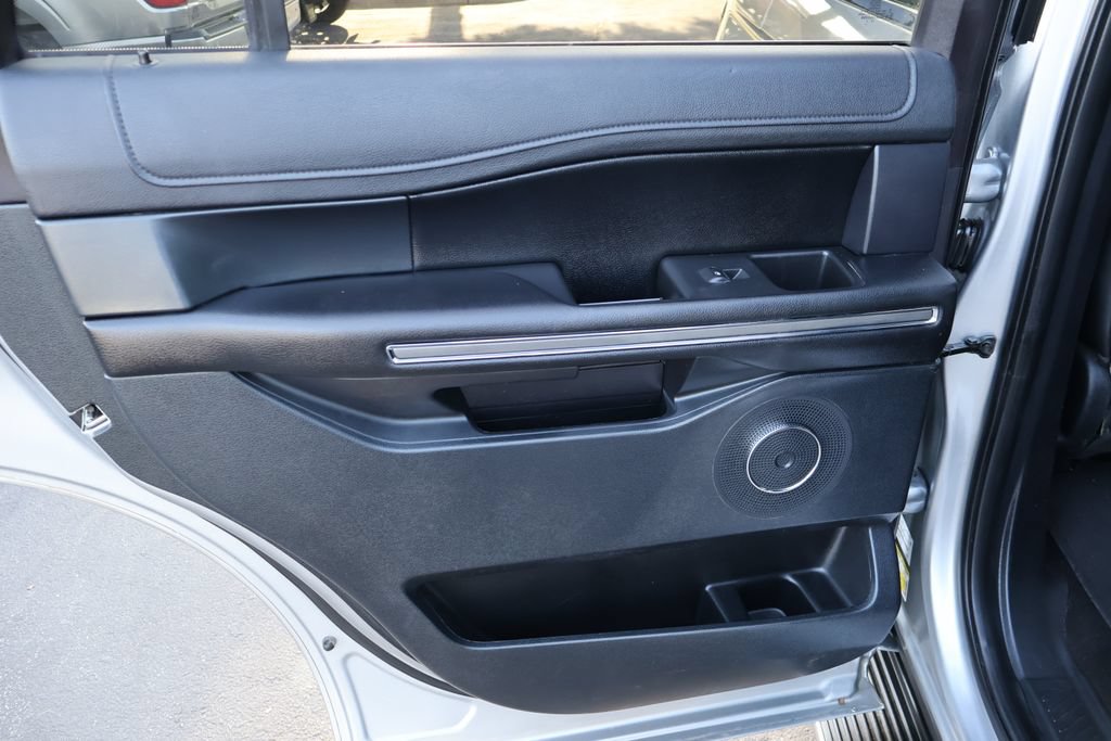 Certified 2020 Ford Expedition XLT w/ Equipment Group 202A RWD image 28