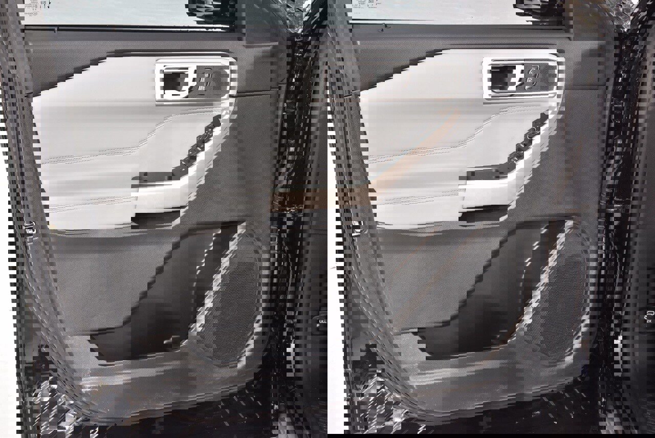 Certified 2023 Ford Explorer XLT w/ Equipment Group 202A image 34