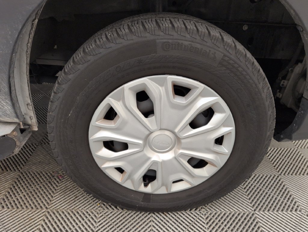 Certified 2025 Ford Transit 250 Low Roof w/ Exterior Upgrade Package RWD image 18