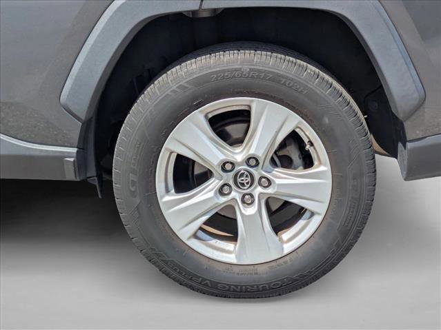 Used 2021 Toyota RAV4 XLE image 9