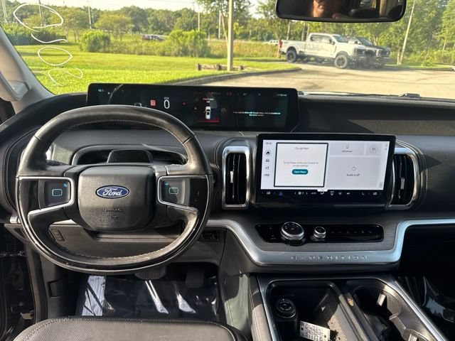 Certified 2025 Ford Expedition Max Platinum w/ Driver's Package AWD/4WD image 12