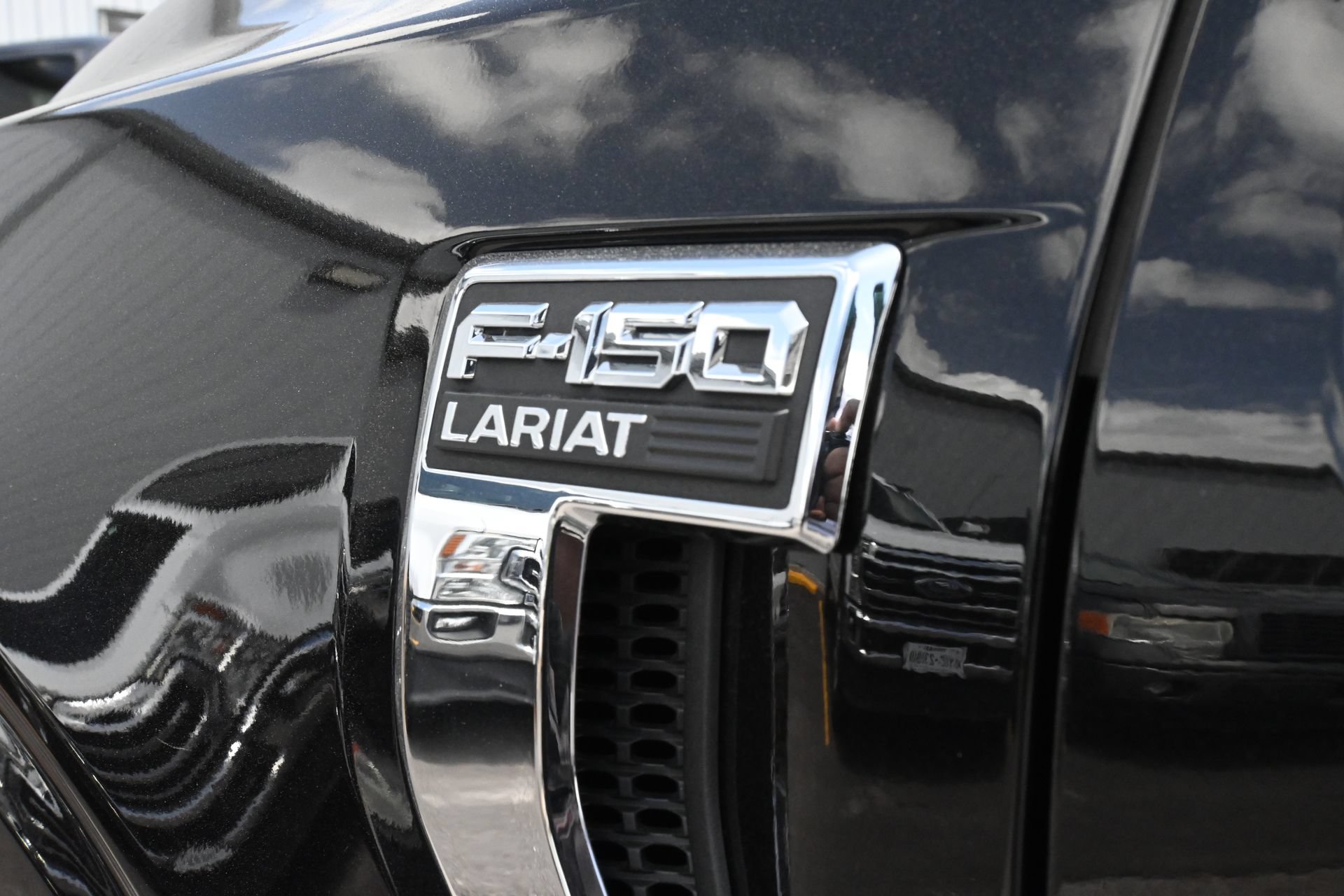 Certified 2022 Ford F150 Lariat w/ Equipment Group 502A High AWD/4WD image 19