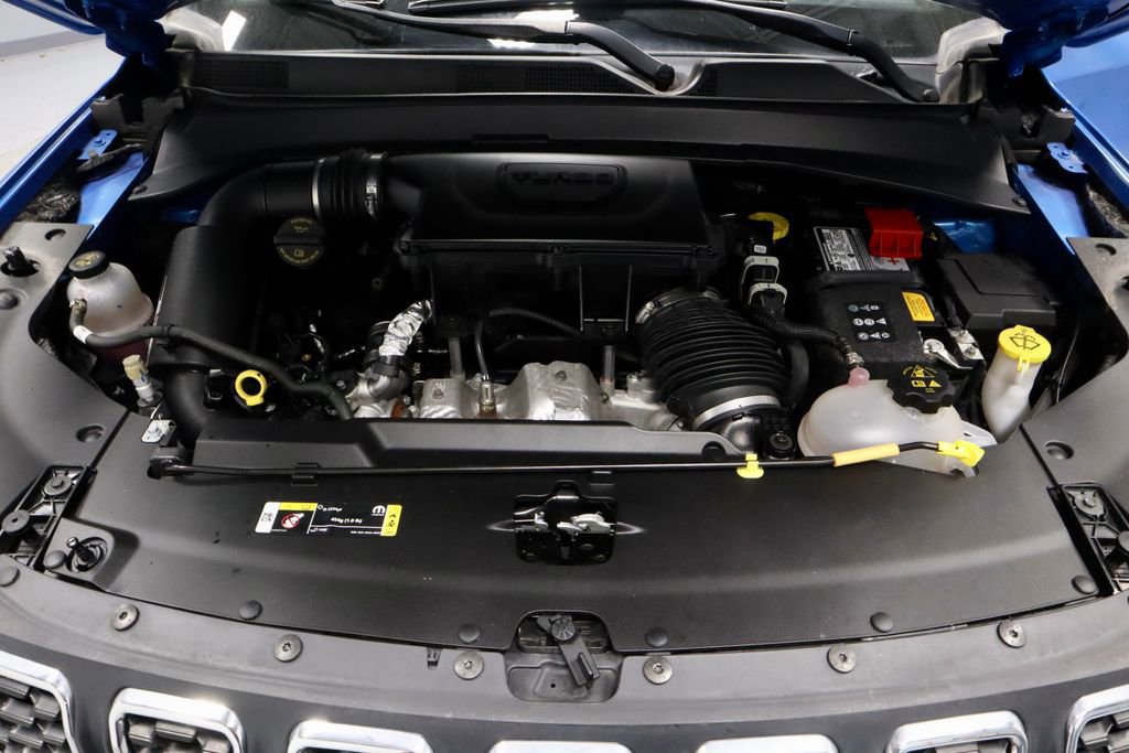 Used 2024 Jeep Compass Latitude AWD/4WD image 17