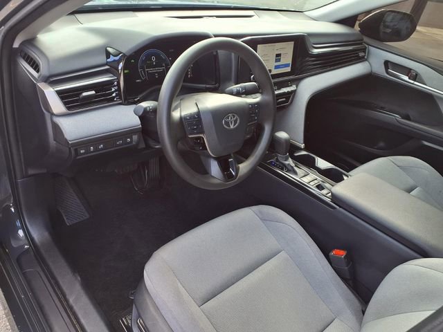 Used 2025 Toyota Camry LE w/ Convenience Package FWD image 4